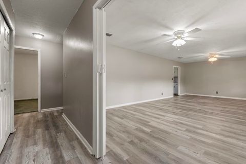 Tiny photo for 4068 English Road, Marianna, FL 32448 (MLS # 399157)