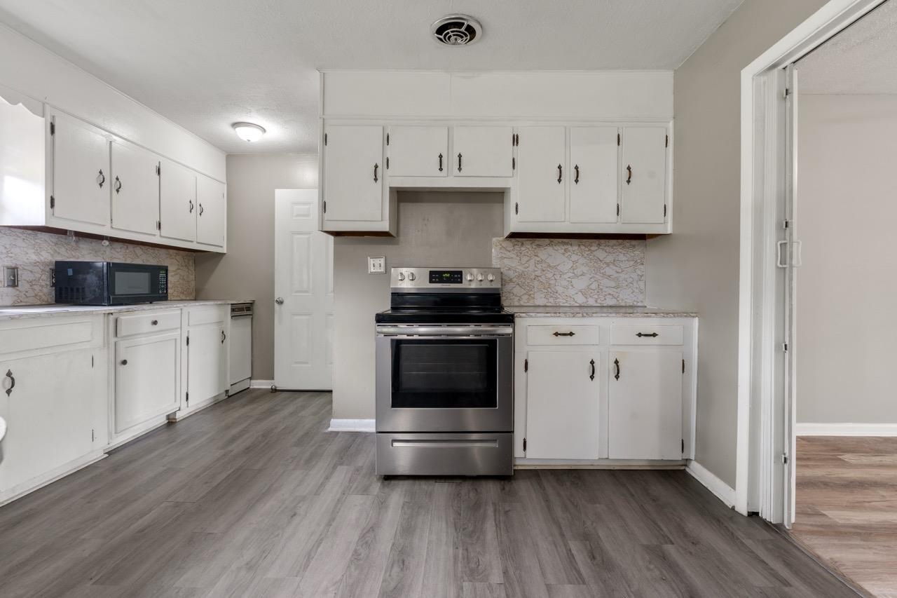 4068 English Road