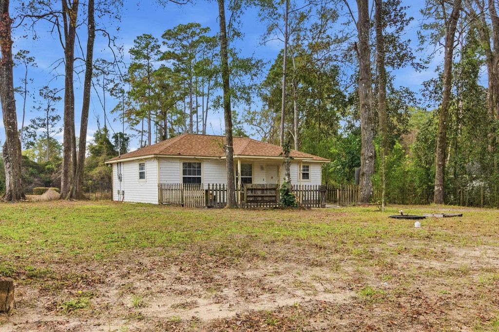 Photo of 54 Beeler Rd, Crawfordville, FL 32327 (MLS # 394536)