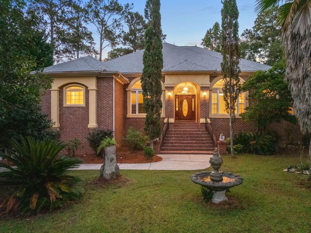 Photo of 8846 Glen Abby Drive, Tallahassee, FL 32312 (MLS # 392617)