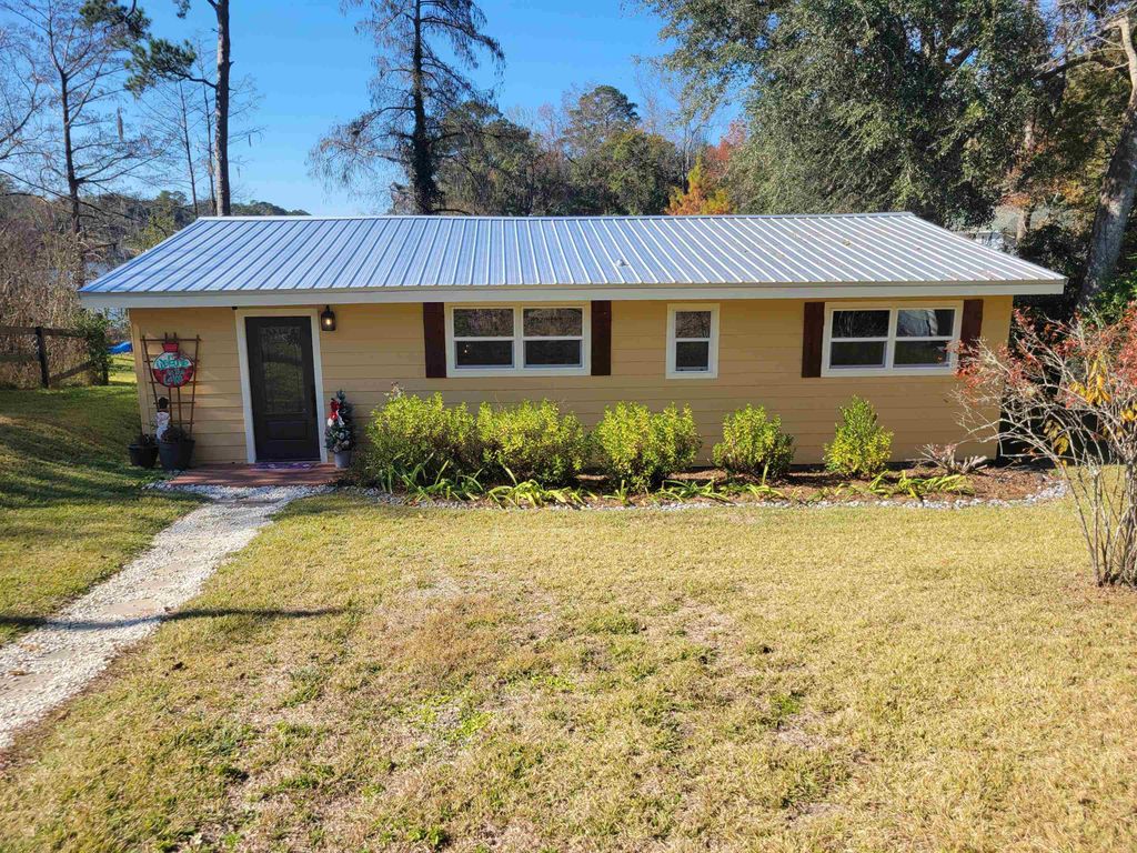 Photo of 18842 Star Hill Lane, Tallahassee, FL 32310 (MLS # 394342)