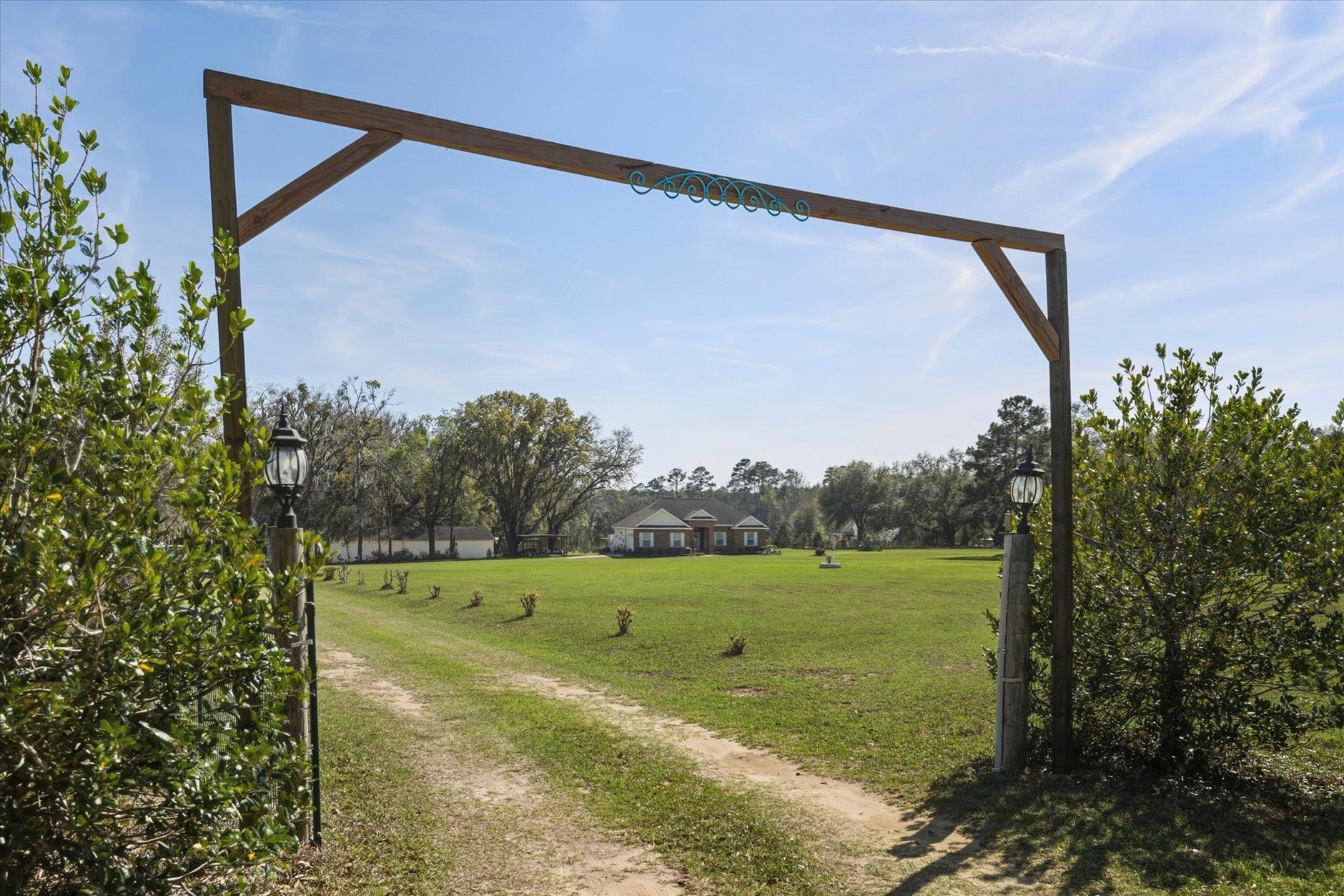 965 ROBERT THOMPSON Road