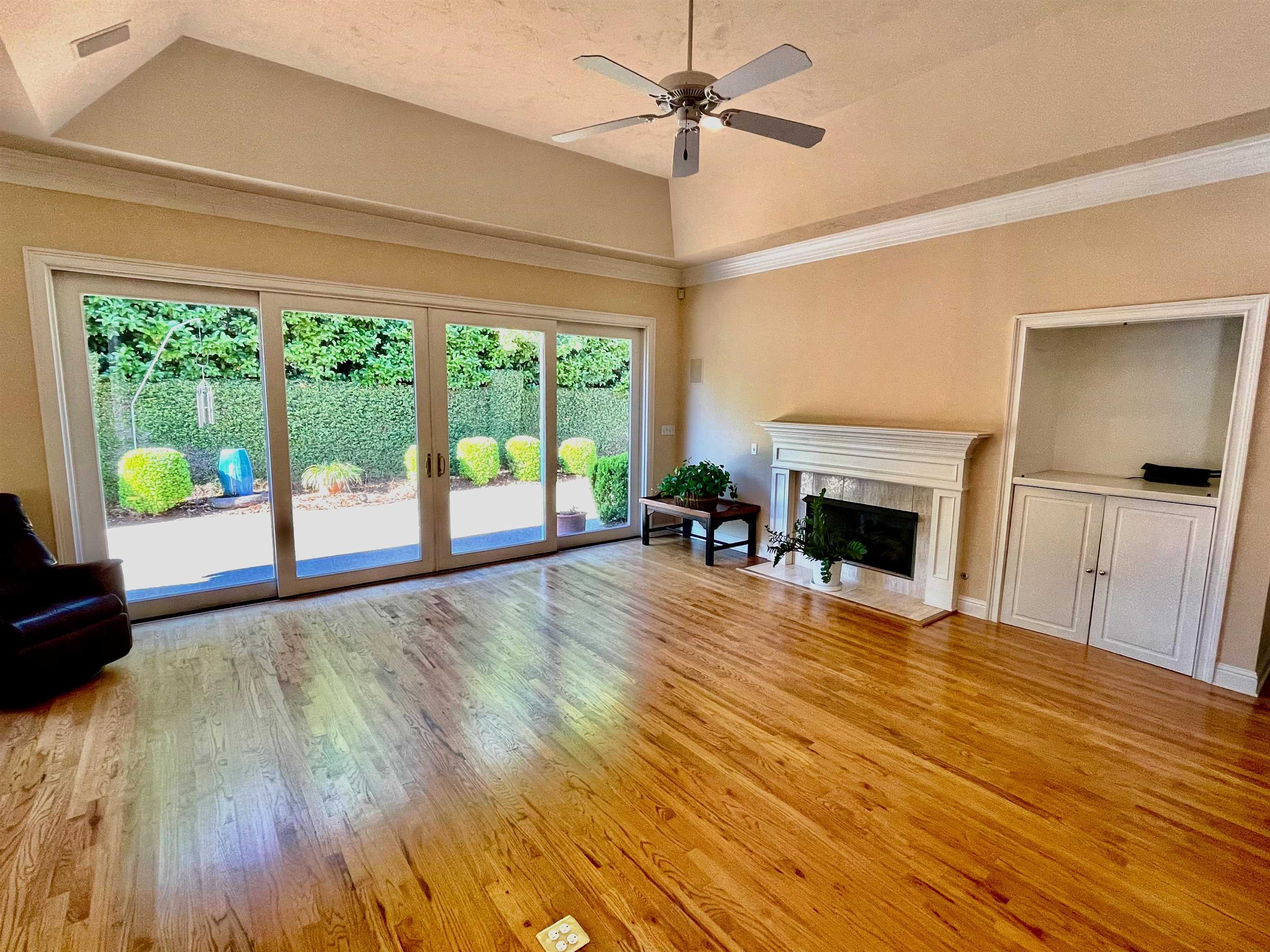 813 Greenbrier Lane