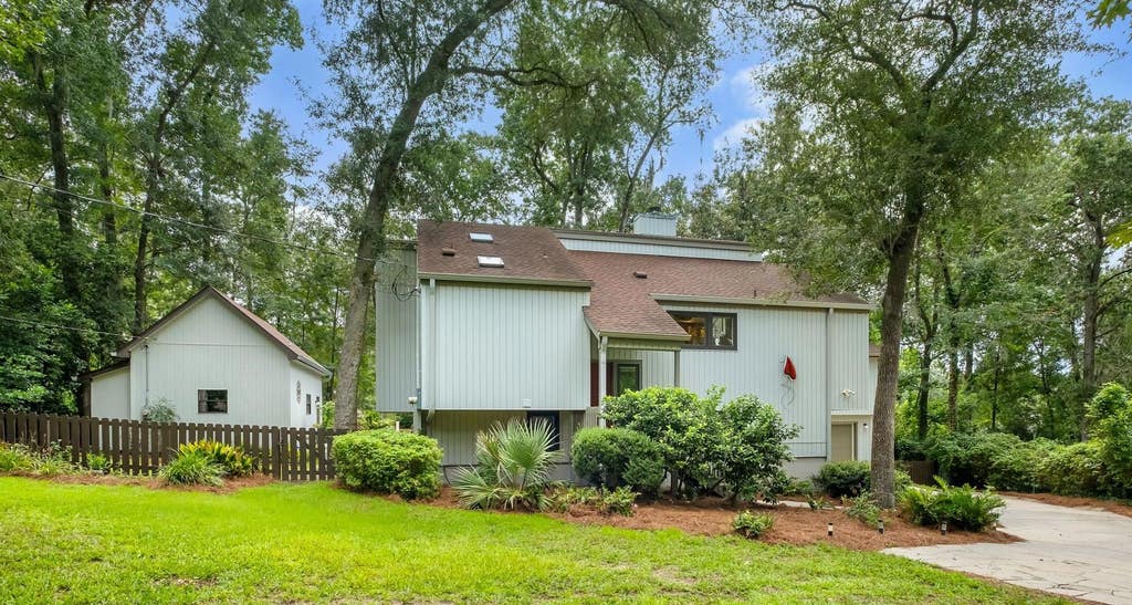 Photo of 1628 Woodgate Way, Tallahassee, FL 32308 (MLS # 402809)
