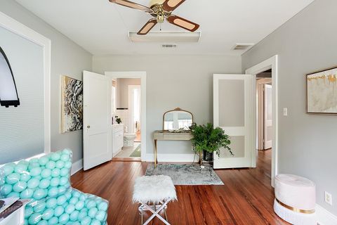 Tiny photo for 250 E 6Th Avenue, Tallahassee, FL 32303 (MLS # 389463)