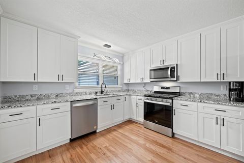 Tiny photo for 422 NW College Loop, Madison, FL 32340 (MLS # 402920)