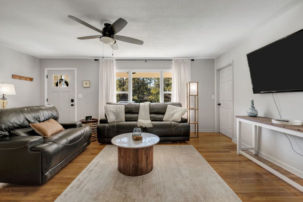 Photo of 212 Hoffman Drive, Tallahassee, FL 32312 (MLS # 396044)