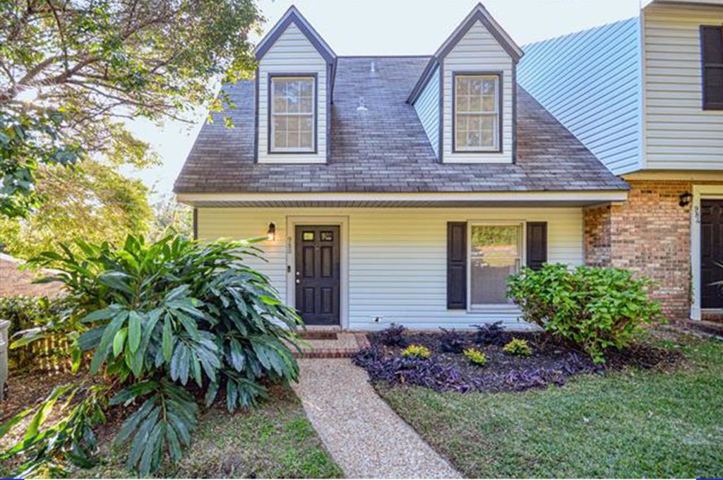 Photo of 980 MARYS Drive #5, Tallahassee, FL 32308 (MLS # 397958)