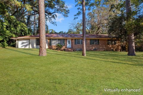 Photo of 1902 Sunset Lane, Tallahassee, FL 32303 (MLS # 396298)