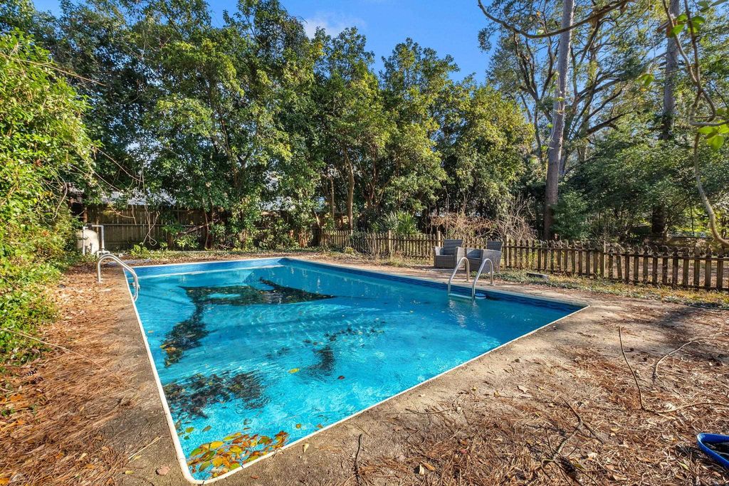 Photo of 1902 Sunset Lane, Tallahassee, FL 32303 (MLS # 396298)