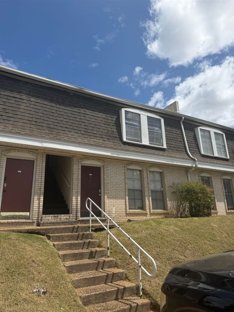 Photo of 2020 CONTINENTAL Avenue #228, Tallahassee, FL 32304 (MLS # 398204)