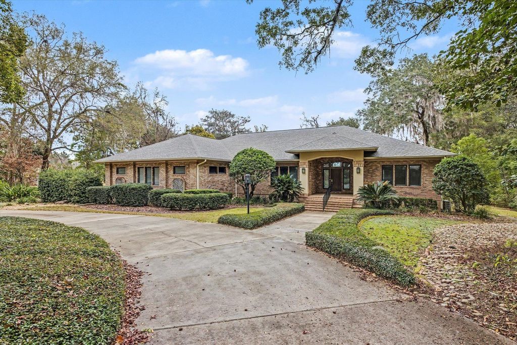 Photo of 6131 HEARTLAND Circle, Tallahassee, FL 32312 (MLS # 394859)