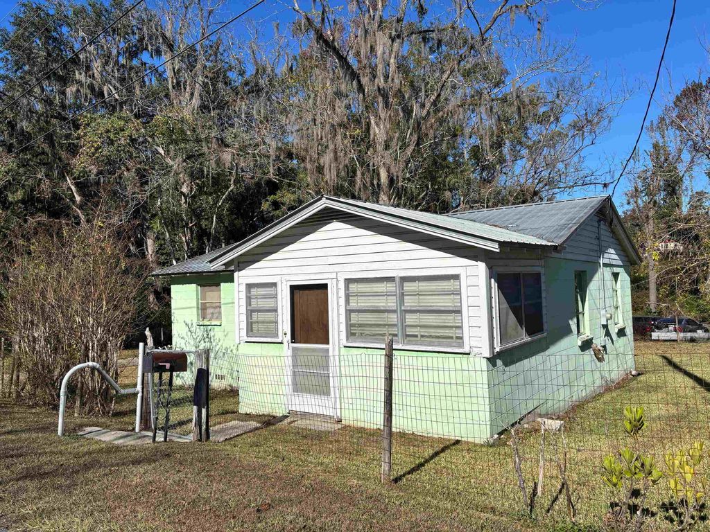 Photo of 980 Mays Street, Monticello, FL 32344 (MLS # 394293)