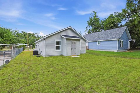 Tiny photo for 2511 Saxon Street St, Tallahassee, FL 32310 (MLS # 402228)