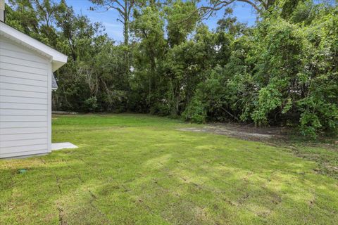 Tiny photo for 2511 Saxon Street St, Tallahassee, FL 32310 (MLS # 402228)