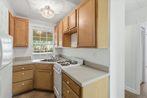 Tiny photo for 816 Shell Street, Tallahassee, FL 32303 (MLS # 394120)