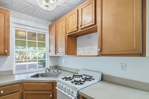 Tiny photo for 816 Shell Street, Tallahassee, FL 32303 (MLS # 394120)