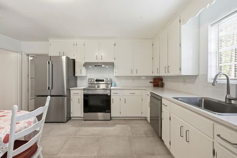 Tiny photo for 704 Hillcrest Street, Tallahassee, FL 32308 (MLS # 398523)
