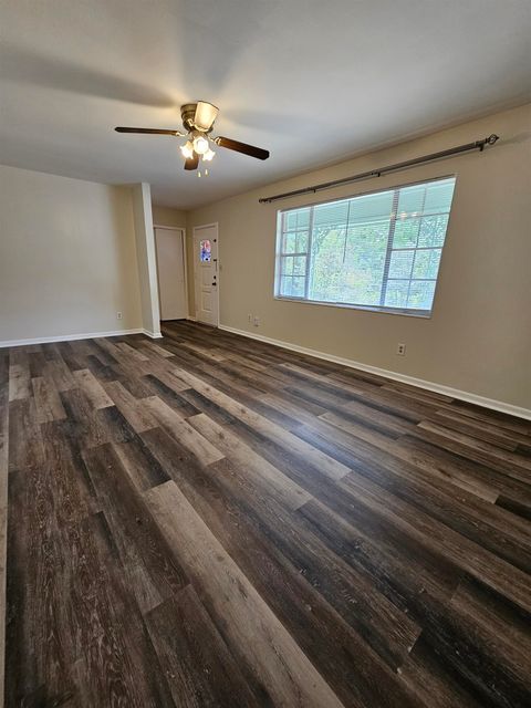 Tiny photo for 550 E Bradford Road, Tallahassee, FL 32303 (MLS # 398092)