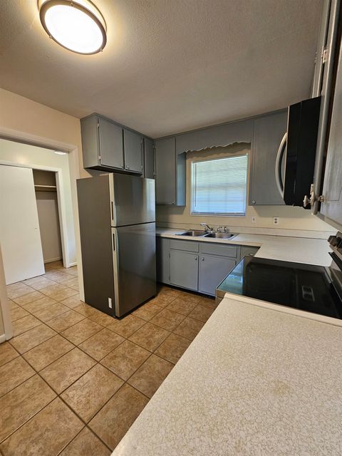 Tiny photo for 550 E Bradford Road, Tallahassee, FL 32303 (MLS # 398092)