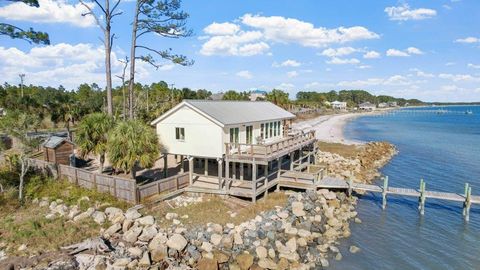 A home in Carrabelle