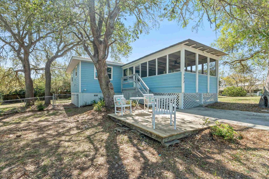 Photo of 122 California Street, Carrabelle, FL 32322 (MLS # 398250)
