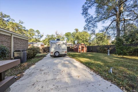 Tiny photo for 3001 GODFREY Place, Tallahassee, FL 32309 (MLS # 394325)