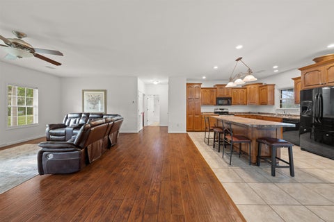 Tiny photo for 9072 S COUNTY ROAD 53, Madison, FL 32340 (MLS # 401814)