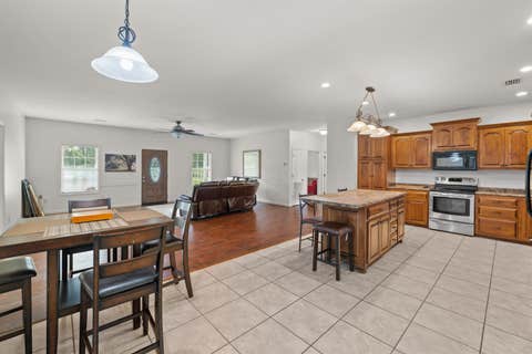 Tiny photo for 9072 S COUNTY ROAD 53, Madison, FL 32340 (MLS # 401814)