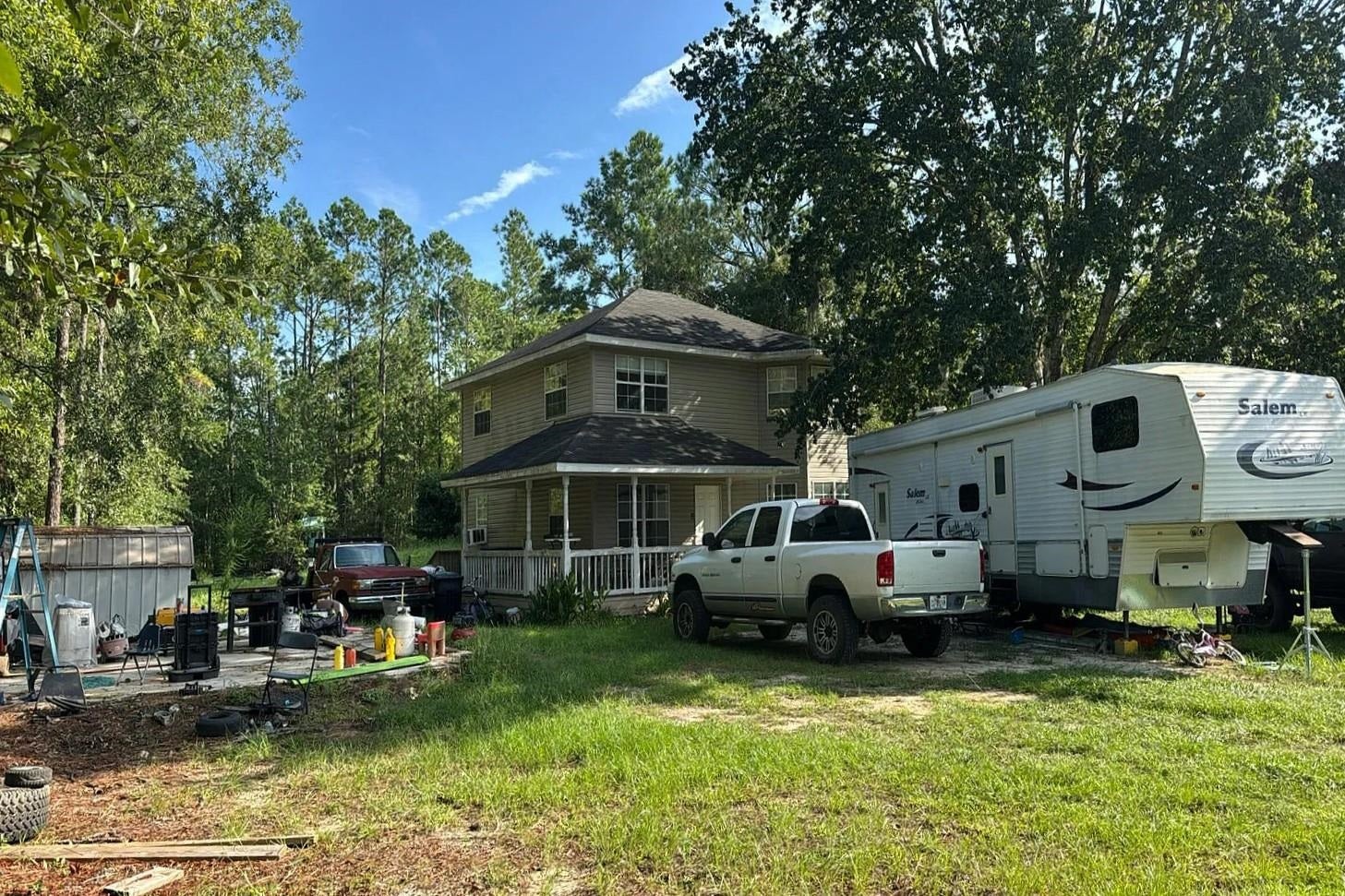 5519 Buzzie Lane