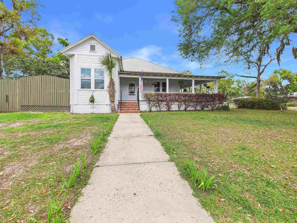 Photo of 602 W Bay Street, Perry, FL 32347 (MLS # 397867)
