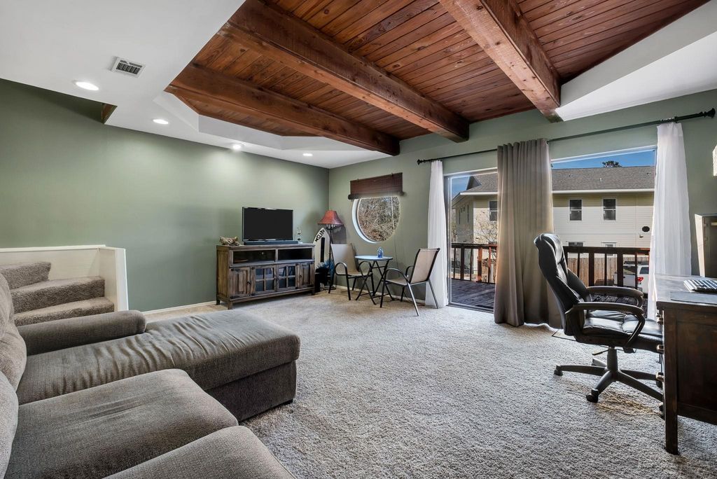 Photo of 1570 Three Lantern Lane, Tallahassee, FL 32301 (MLS # 396348)