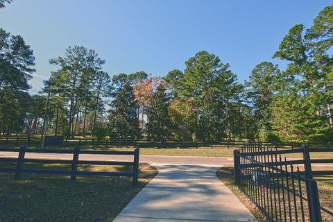 Tiny photo for 404 Beaver Lake Road, Tallahassee, FL 32312 (MLS # 391242)