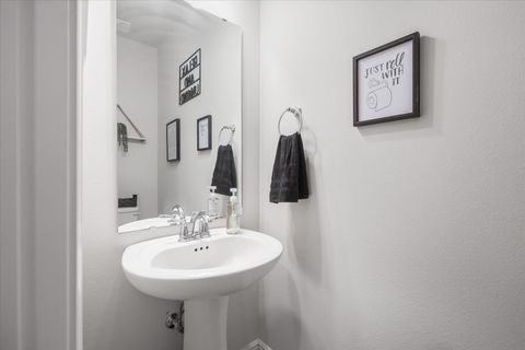 Tiny photo for 92 Windsor Way, Crawfordville, FL 32327 (MLS # 397044)