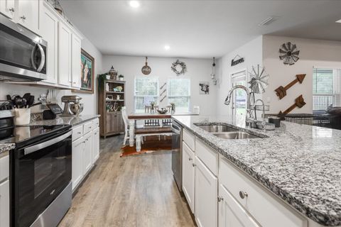 Tiny photo for 92 Windsor Way, Crawfordville, FL 32327 (MLS # 397044)