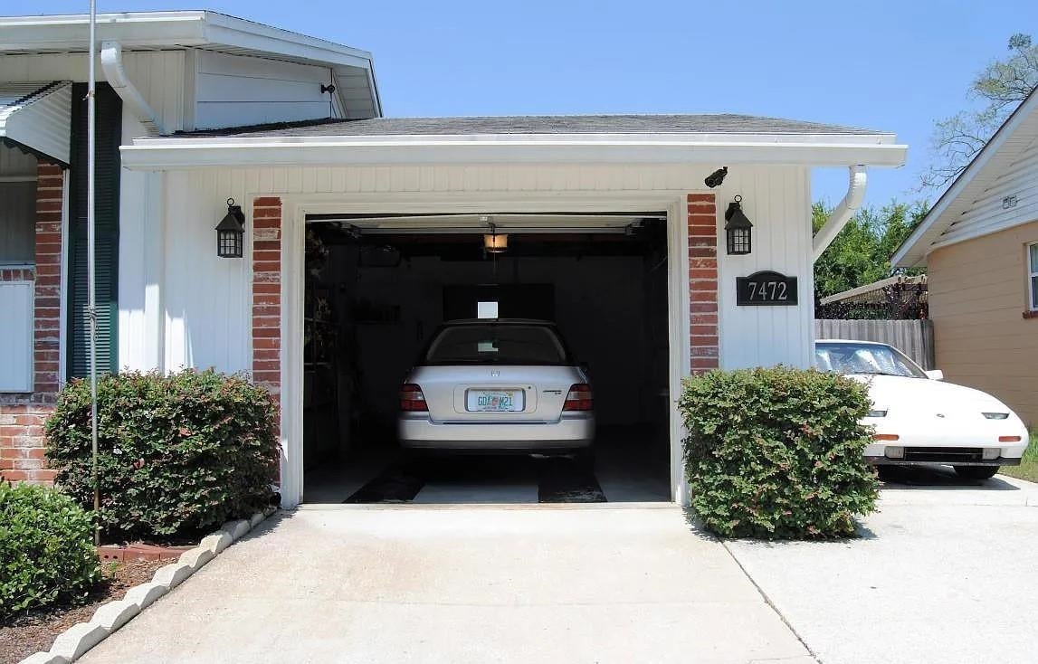 7472 Greenway Drive
