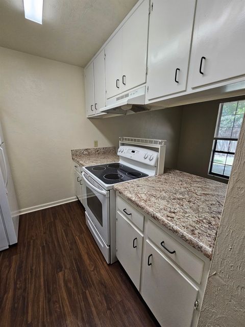 Tiny photo for 2004 Bradford Court #B, Tallahassee, FL 32303 (MLS # 401309)