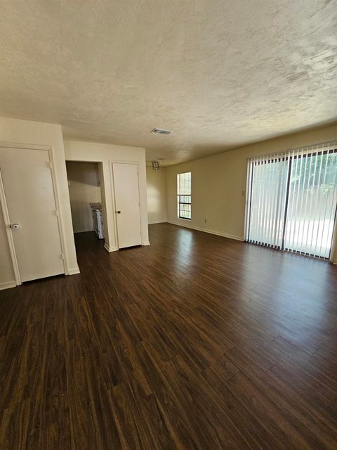 Tiny photo for 2004 Bradford Court #B, Tallahassee, FL 32303 (MLS # 401309)