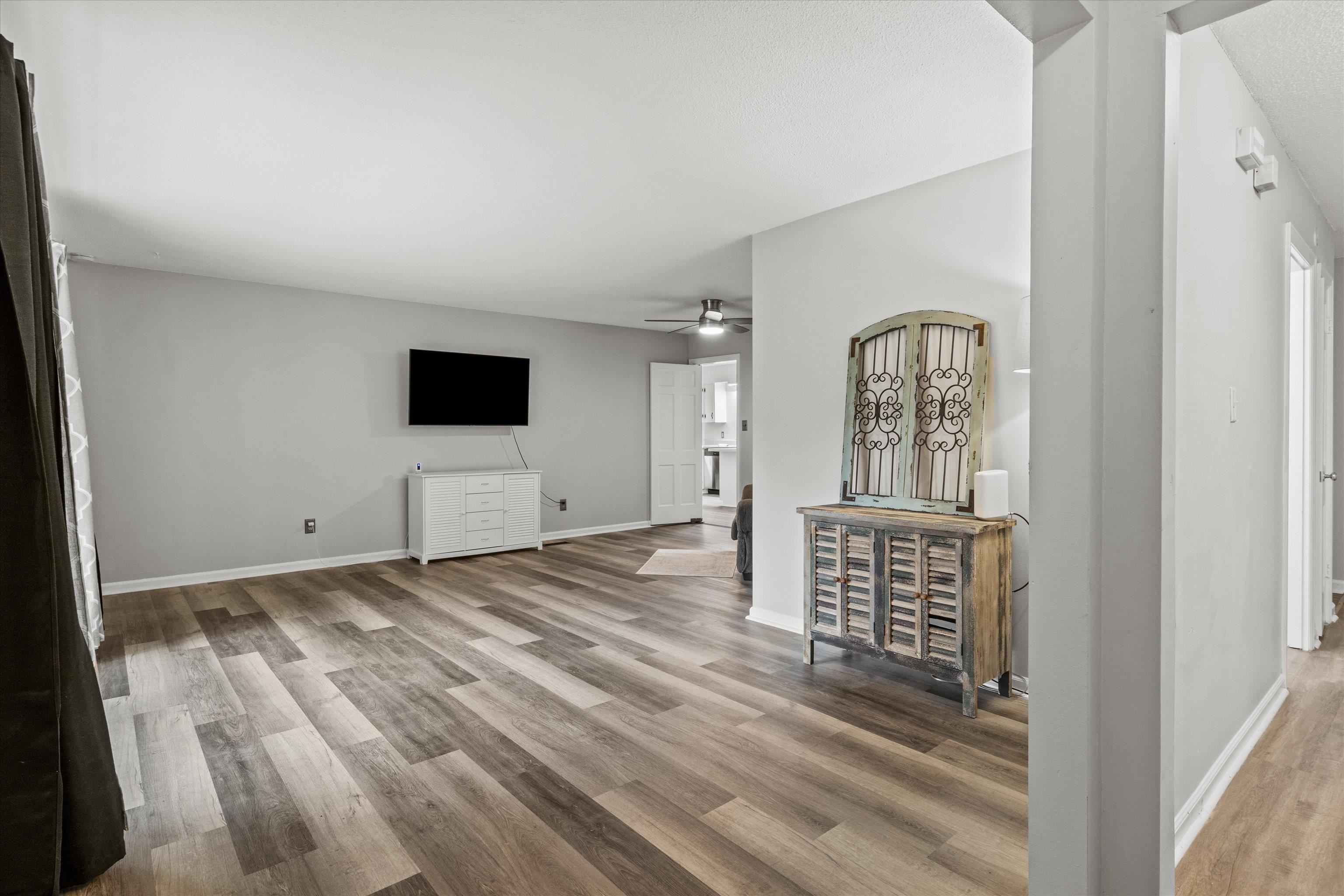 2121 Shady Oaks Drive