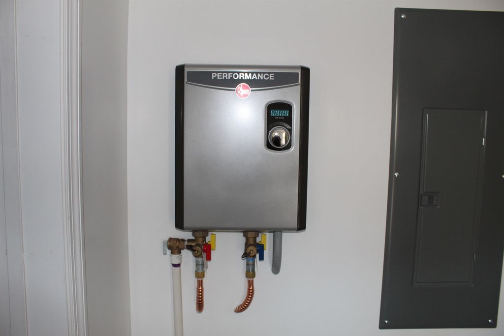 Photo of 546 SW Range Avenue, Madison, FL 32340 (MLS # 393502)