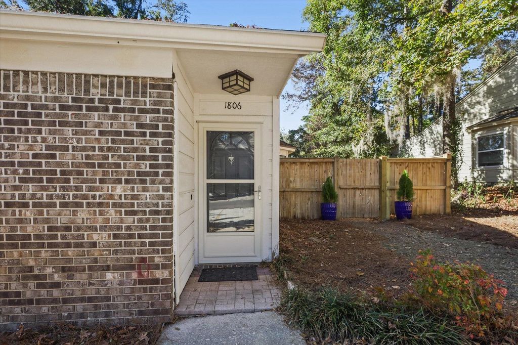 Photo of 1806 Falconcrest Street, Tallahassee, FL 32303 (MLS # 393211)