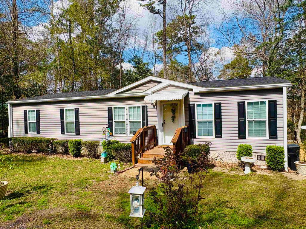 Photo of 37 OUR Street, Havana, FL 32333 (MLS # 396950)