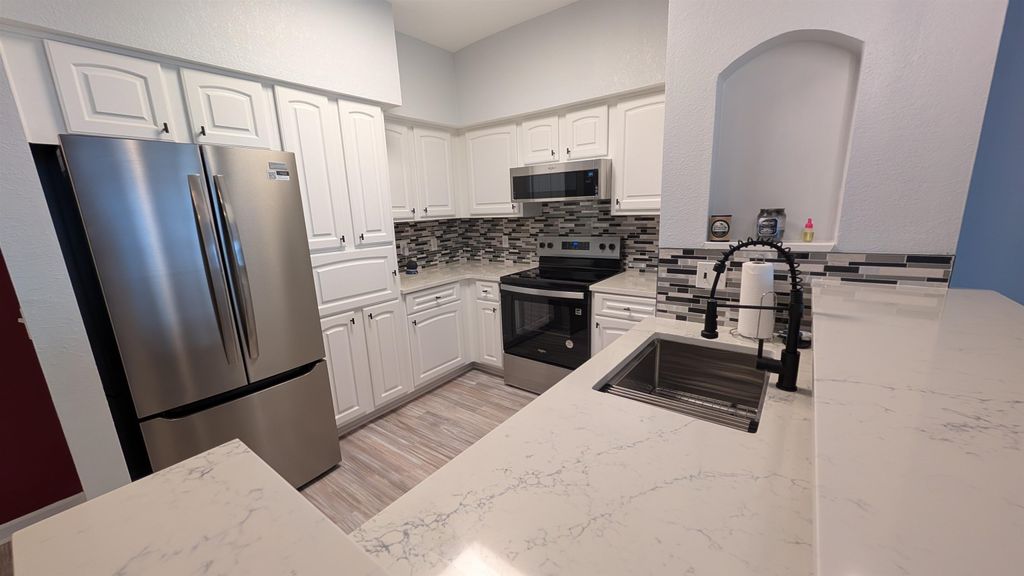 Photo of 2801 Chancellorsville Dr #223, Tallahassee, FL 32312 (MLS # 400991)