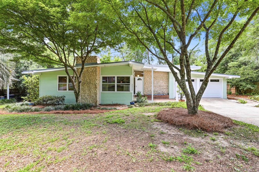 Photo of 907 Maplewood Avenue, Tallahassee, FL 32303 (MLS # 401158)