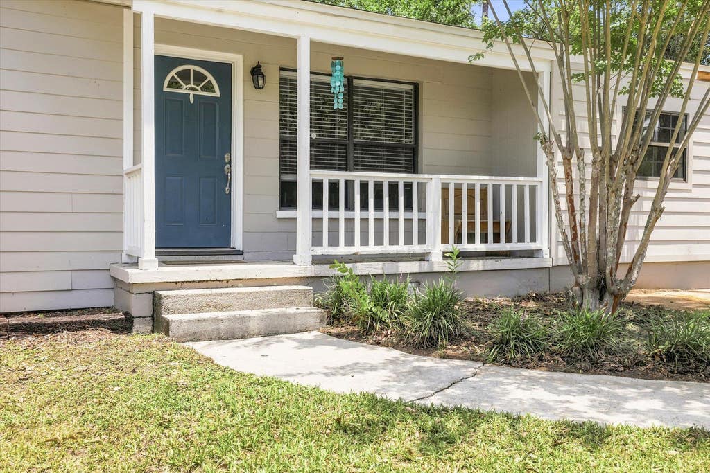 Photo of 1816 Atkamire Drive, Tallahassee, FL 32304 (MLS # 402034)
