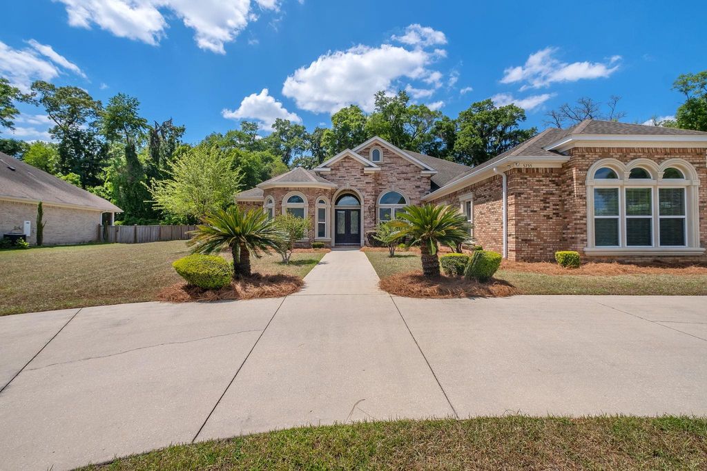 Photo of 5755 Farnsworth Drive, Tallahassee, FL 32312 (MLS # 398188)