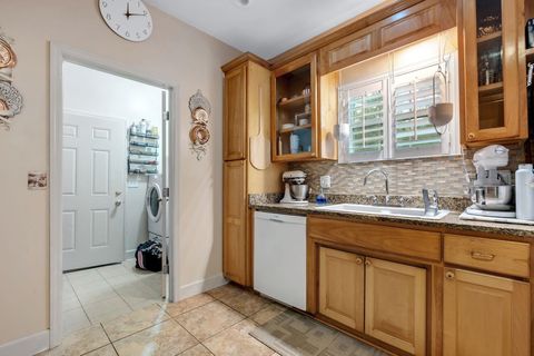 Tiny photo for 2106 BLOXHAM CUTOFF Road, Crawfordville, FL 32327 (MLS # 394425)