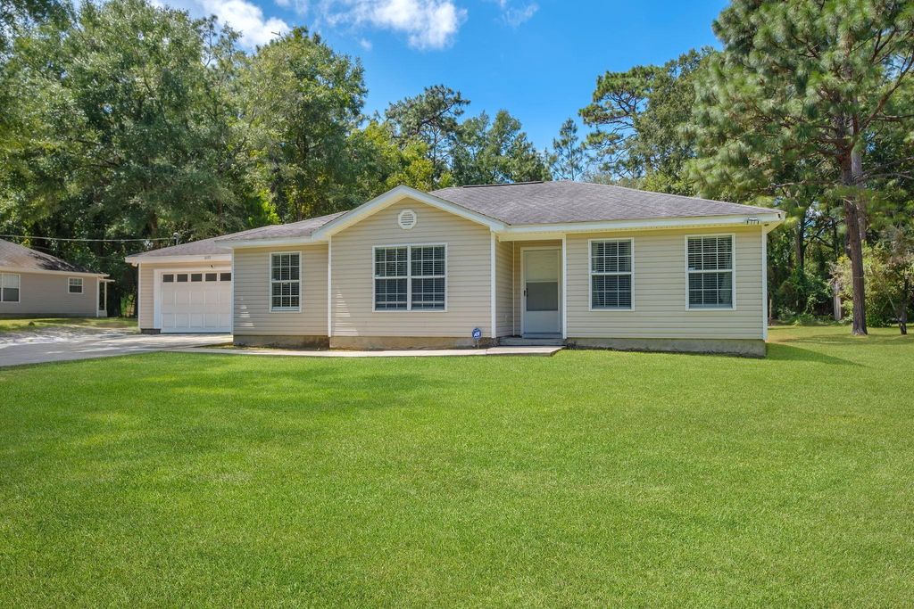 Photo of 10172 Sandyrock Lane, Tallahassee, FL 32305 (MLS # 390906)
