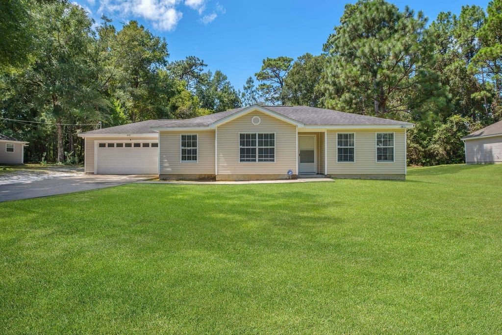 Photo of 10172 Sandyrock Lane, Tallahassee, FL 32305 (MLS # 390906)
