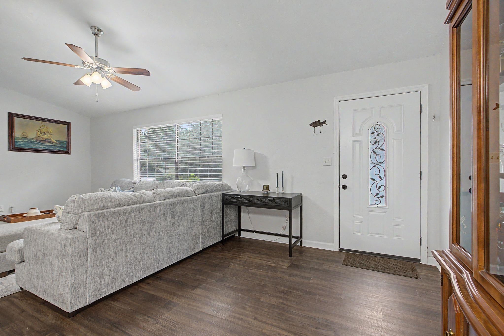 1553 Merry Oaks Court